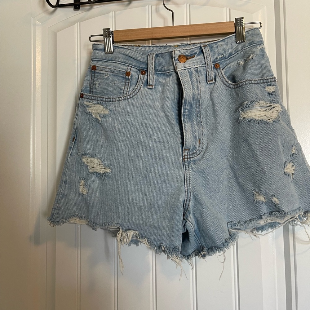 Madewell the curvy mom jean short, size 28
